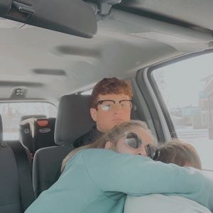 Meet your Posher, Ella